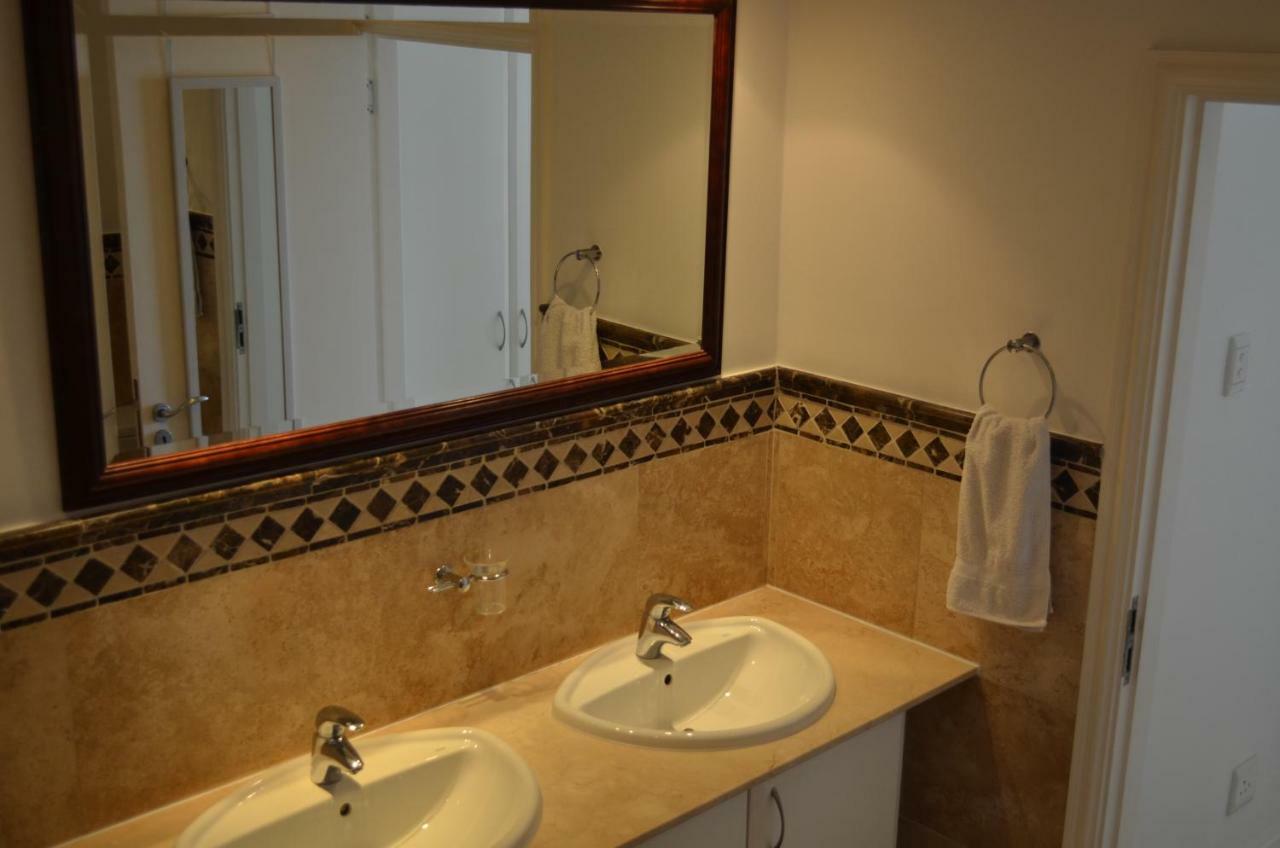 702 Oyster Schelles Appartement Durban Buitenkant foto